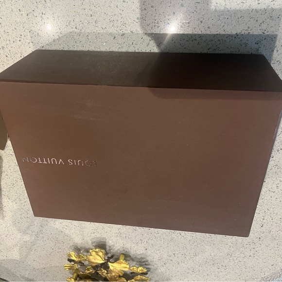 Authentic Louis Vuitton LV Leather Shoes Flats Slip-on like new - Picture 5 of 6